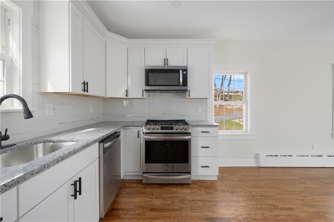 2 Birch Street Tiverton, RI 02878 - Photo 8 of 37