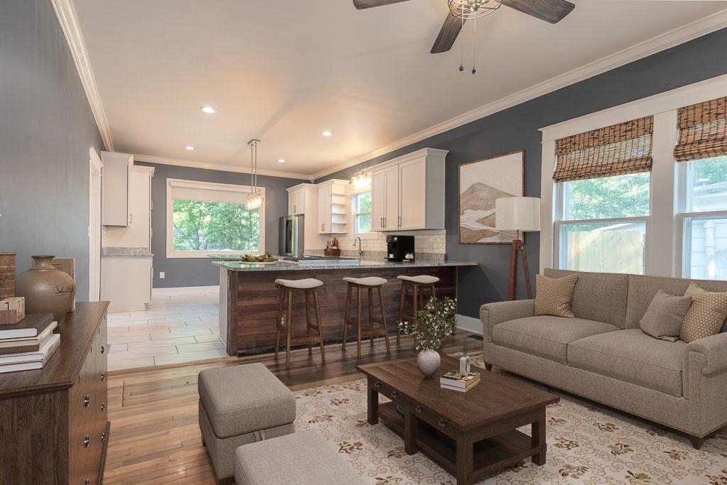 119 South Fenwick Road Memphis, TN 38111 - Photo 4 of 28 a living room with furniture and a large window