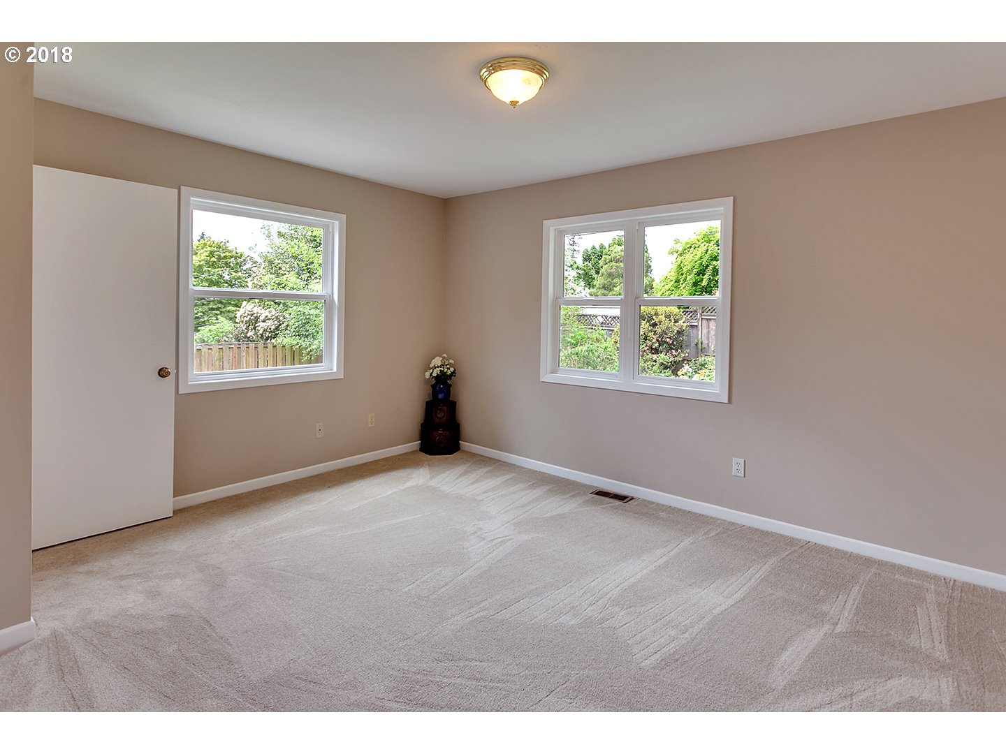 6456 Southwest Loop Drive Portland, OR 97221 - Photo 11 of 32 Bedroom