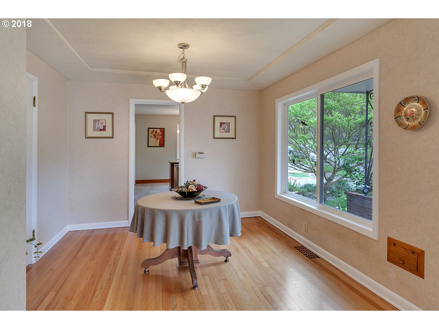 6456 Southwest Loop Drive Portland, OR 97221 - Photo 5 of 32 Dining Room