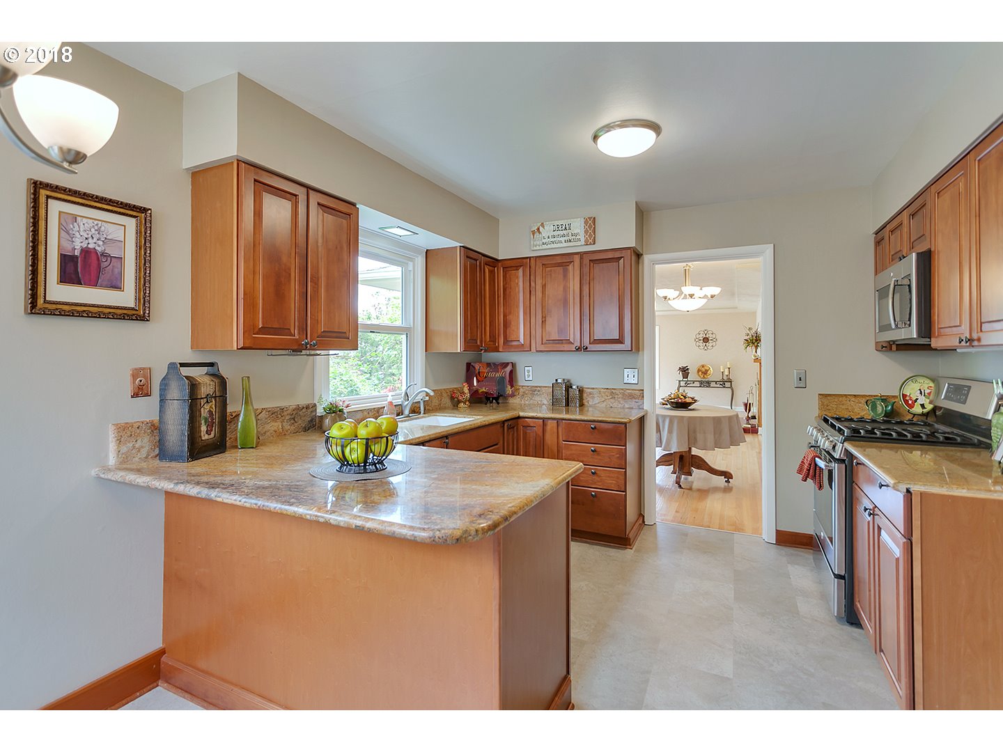 6456 Southwest Loop Drive Portland, OR 97221 - Photo 8 of 32 Kitchen/Dining Room