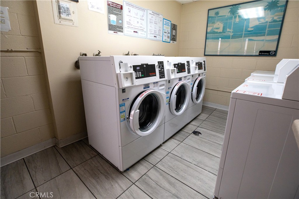4015 137th Street, Unit 221 Hawthorne, CA 90250 - Photo 11 of 15 a utility room with dryer and washer
