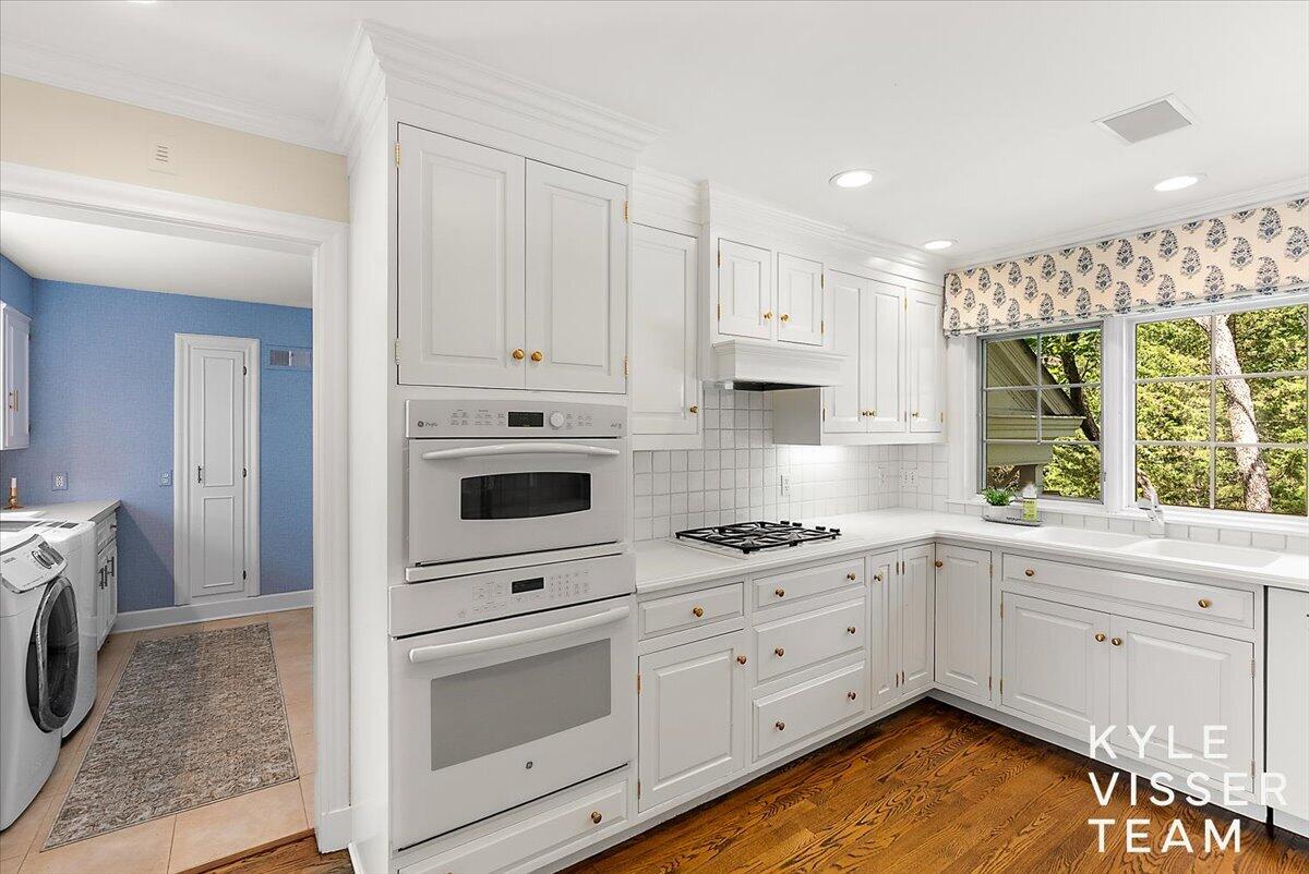 2089 Robinson Road Southeast Grand Rapids, MI 49506 - Photo 21 of 73 Kitchen