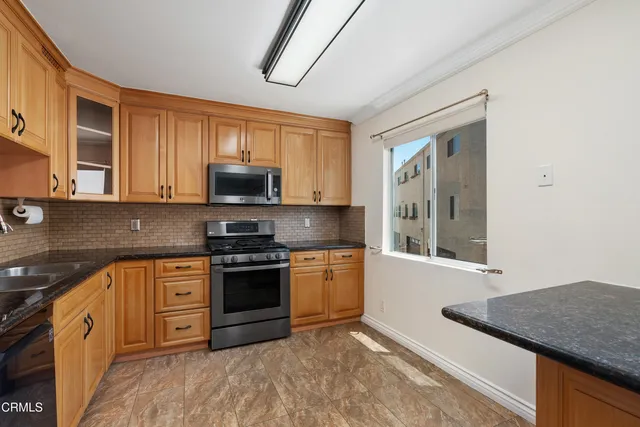 $849,000 | 9503 Vía Venezia, Burbank, CA 91504