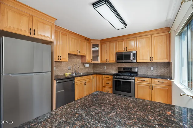 $849,000 | 9503 Vía Venezia, Burbank, CA 91504