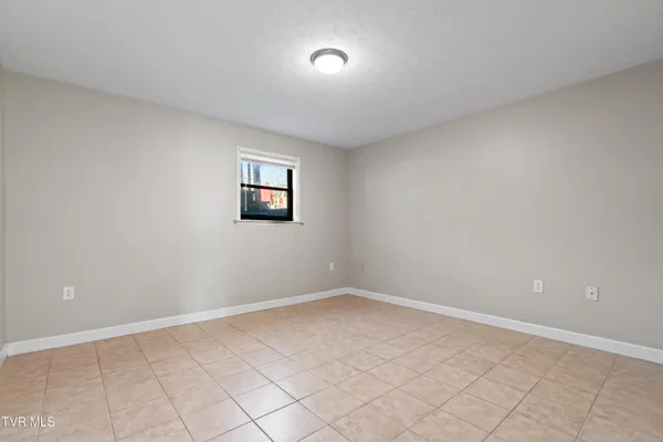 $1,050 | 1001 Kiser Boulevard, Unit 11, Greeneville, TN 37745