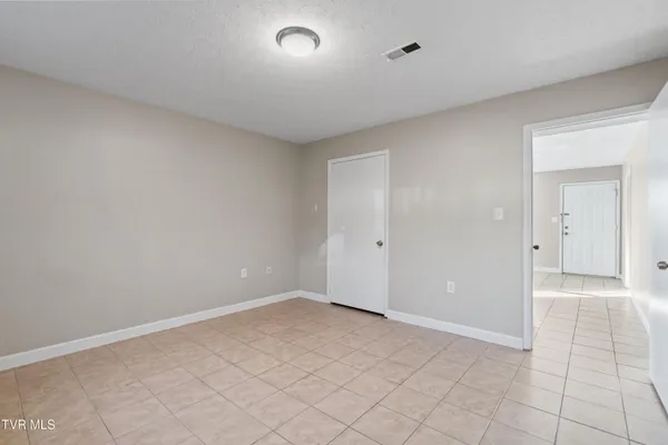 $1,050 | 1001 Kiser Boulevard, Unit 11, Greeneville, TN 37745