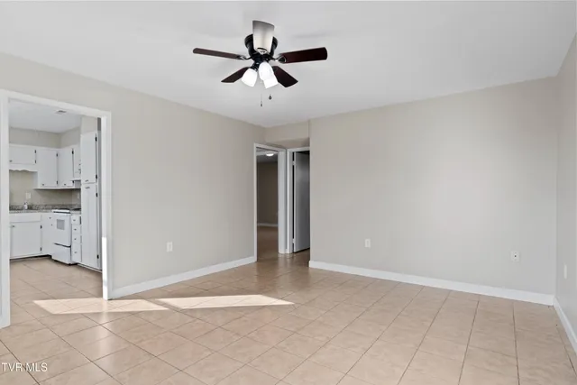 $1,050 | 1001 Kiser Boulevard, Unit 11, Greeneville, TN 37745