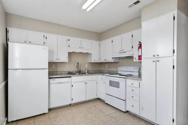 $1,050 | 1001 Kiser Boulevard, Unit 11, Greeneville, TN 37745