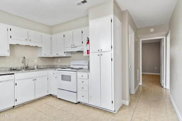 $1,050 | 1001 Kiser Boulevard, Unit 11, Greeneville, TN 37745