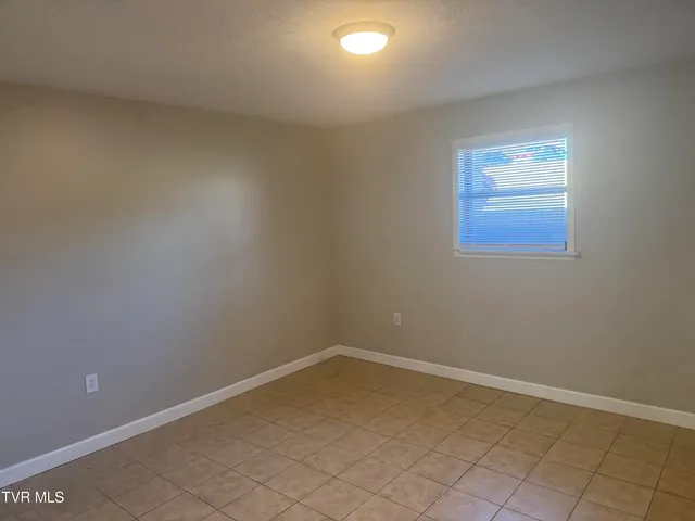 $1,050 | 1001 Kiser Boulevard, Unit 11, Greeneville, TN 37745