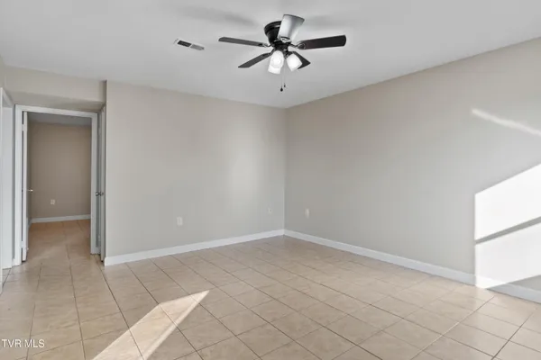 $1,050 | 1001 Kiser Boulevard, Unit 11, Greeneville, TN 37745