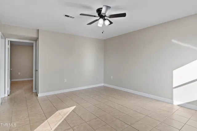 $1,050 | 1001 Kiser Boulevard, Unit 11, Greeneville, TN 37745