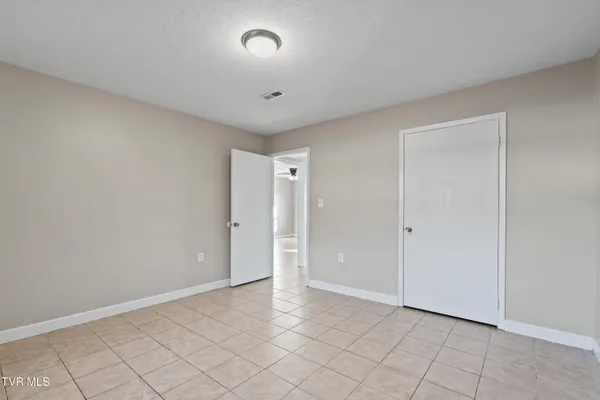 $1,050 | 1001 Kiser Boulevard, Unit 11, Greeneville, TN 37745