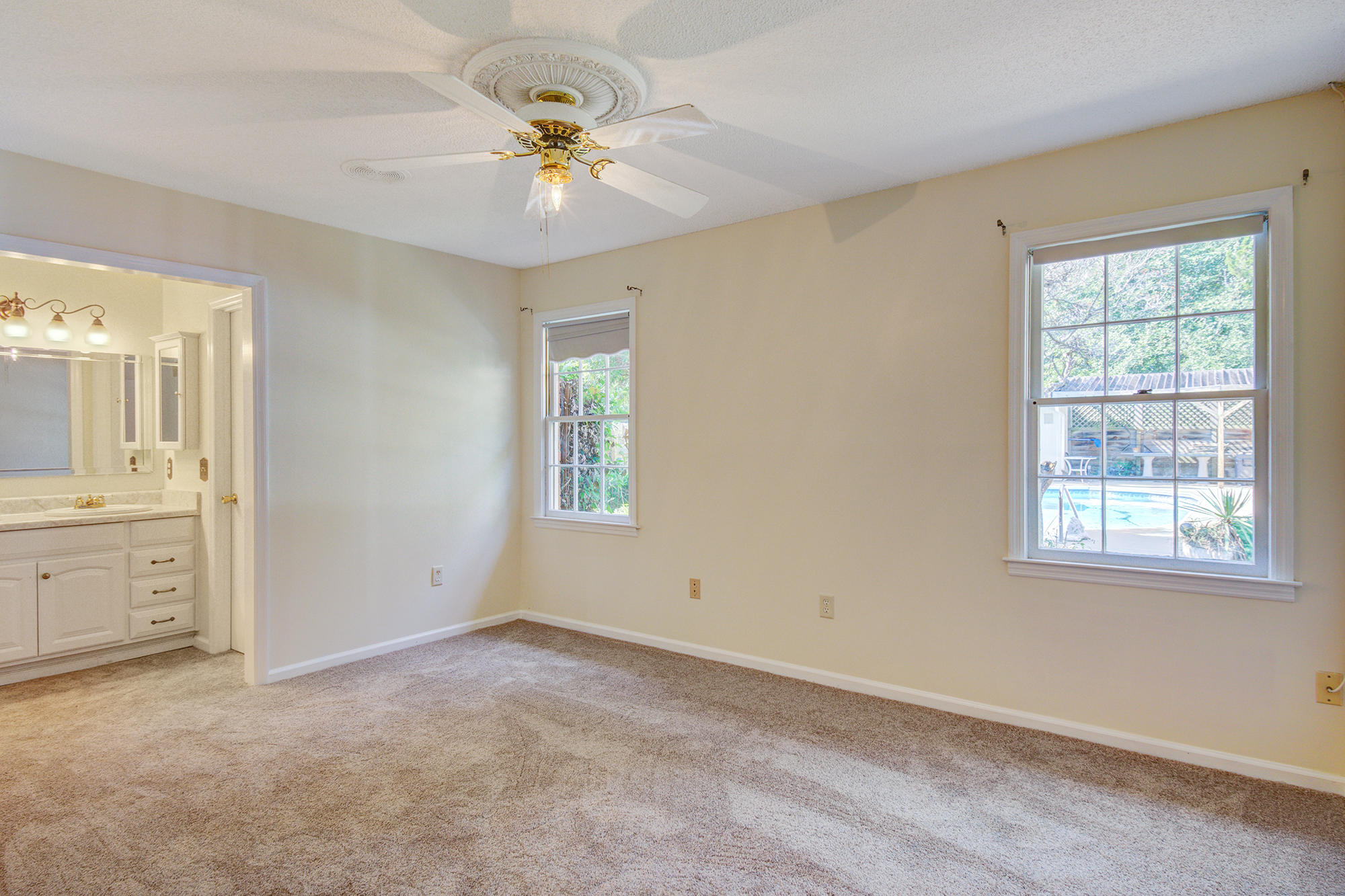 204 Longleaf Road Summerville, SC 29486 - Photo 12 of 34 16