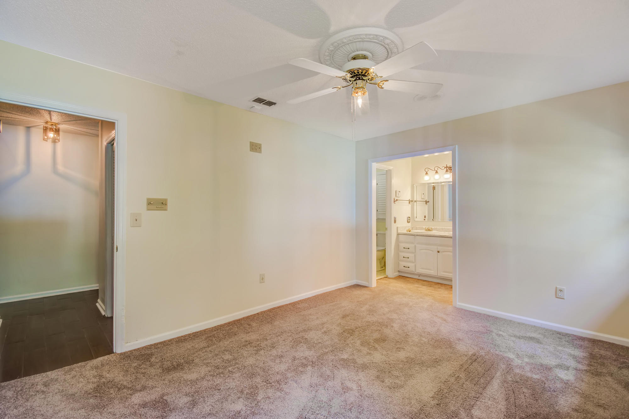 204 Longleaf Road Summerville, SC 29486 - Photo 15 of 34 17