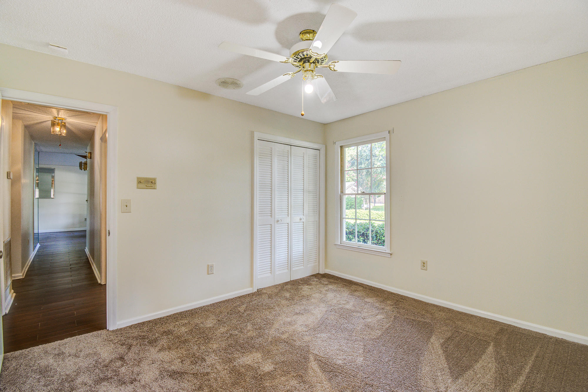 204 Longleaf Road Summerville, SC 29486 - Photo 17 of 34 25