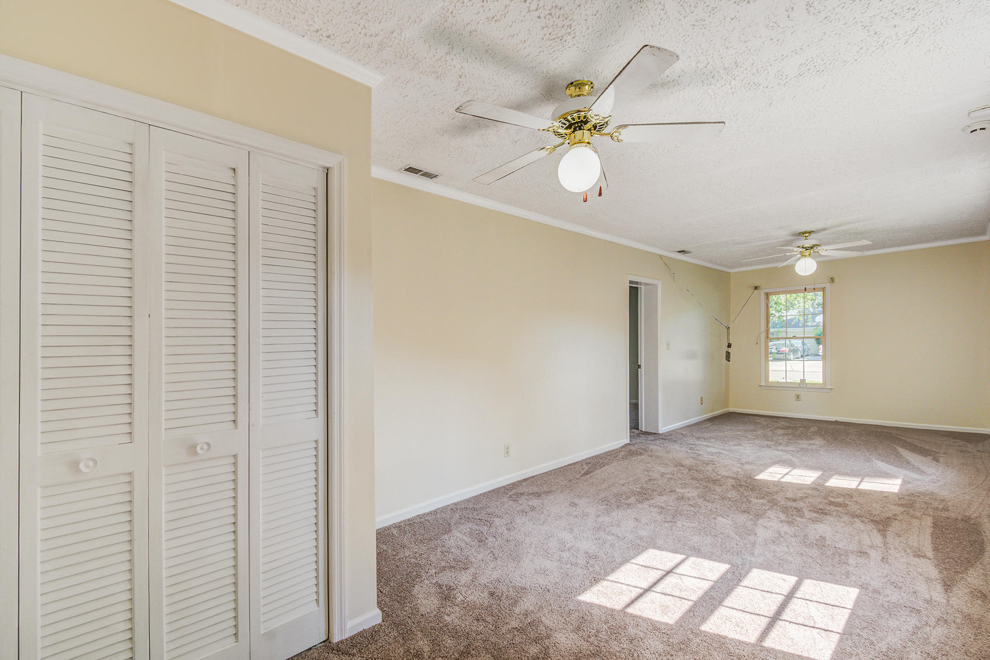 204 Longleaf Road Summerville, SC 29486 - Photo 18 of 34 27