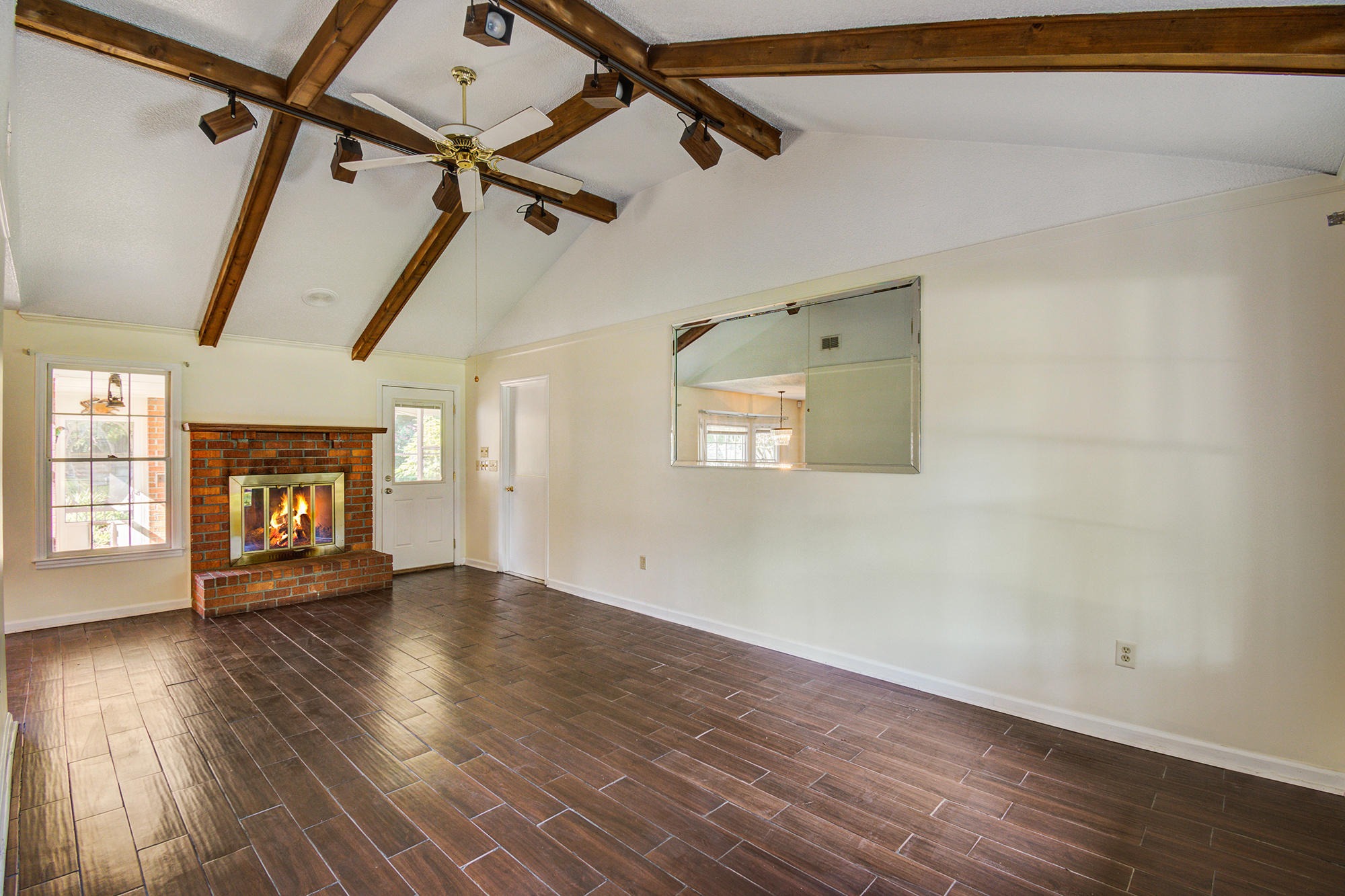 204 Longleaf Road Summerville, SC 29486 - Photo 3 of 34 6