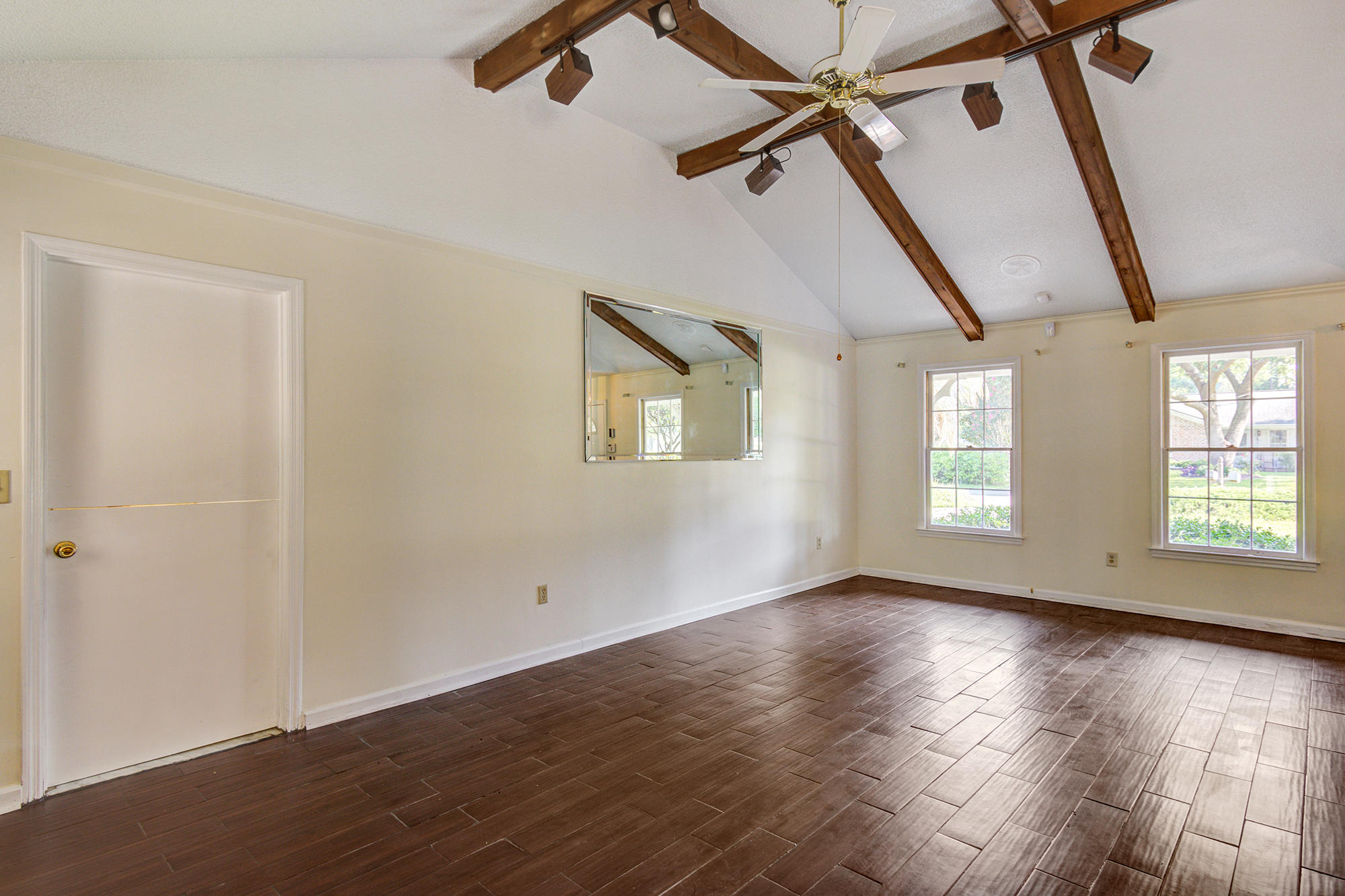 204 Longleaf Road Summerville, SC 29486 - Photo 23 of 34 8