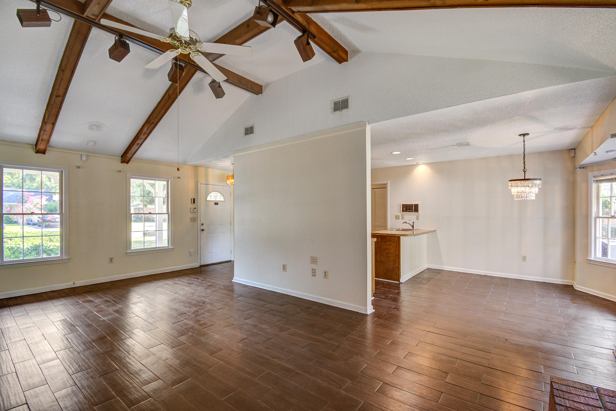 204 Longleaf Road Summerville, SC 29486 - Photo 24 of 34 9