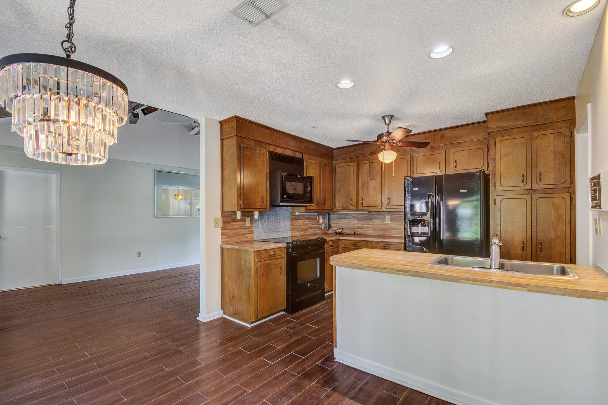 204 Longleaf Road Summerville, SC 29486 - Photo 25 of 34 12