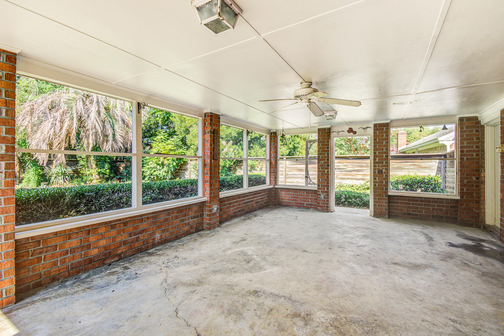 204 Longleaf Road Summerville, SC 29486 - Photo 30 of 34 29