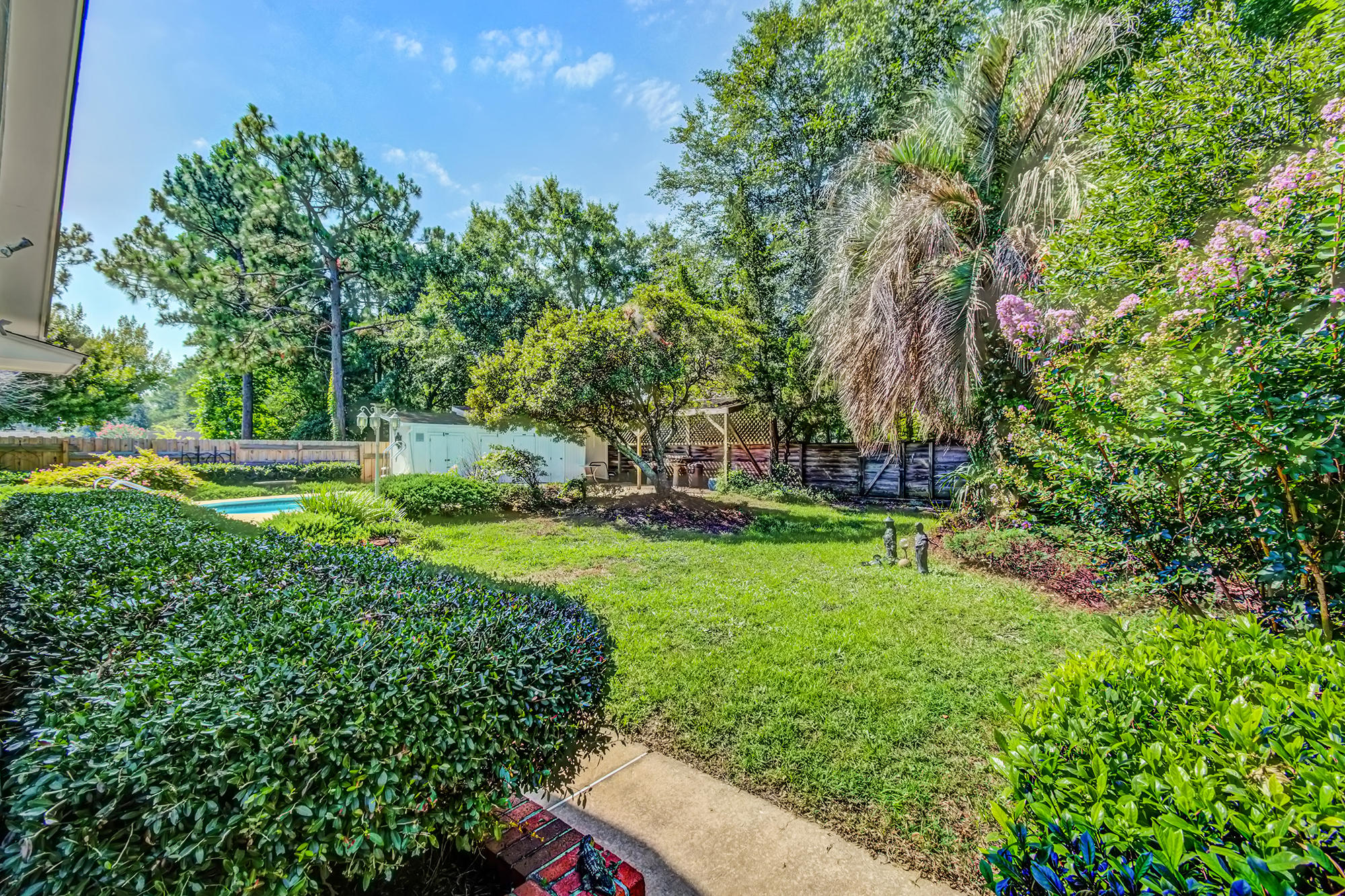 204 Longleaf Road Summerville, SC 29486 - Photo 4 of 34 31