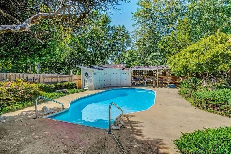 204 Longleaf Road Summerville, SC 29486 - Photo 33 of 34 Long leaf pool 2