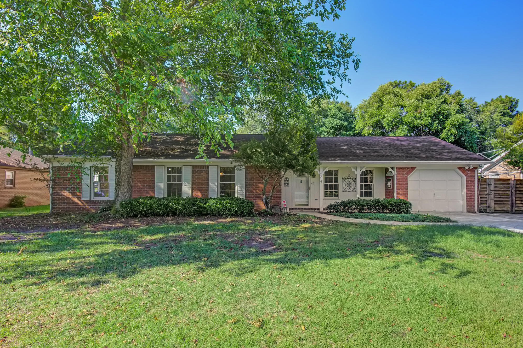 204 Longleaf Road Summerville, SC 29486 - Photo 34 of 34 1