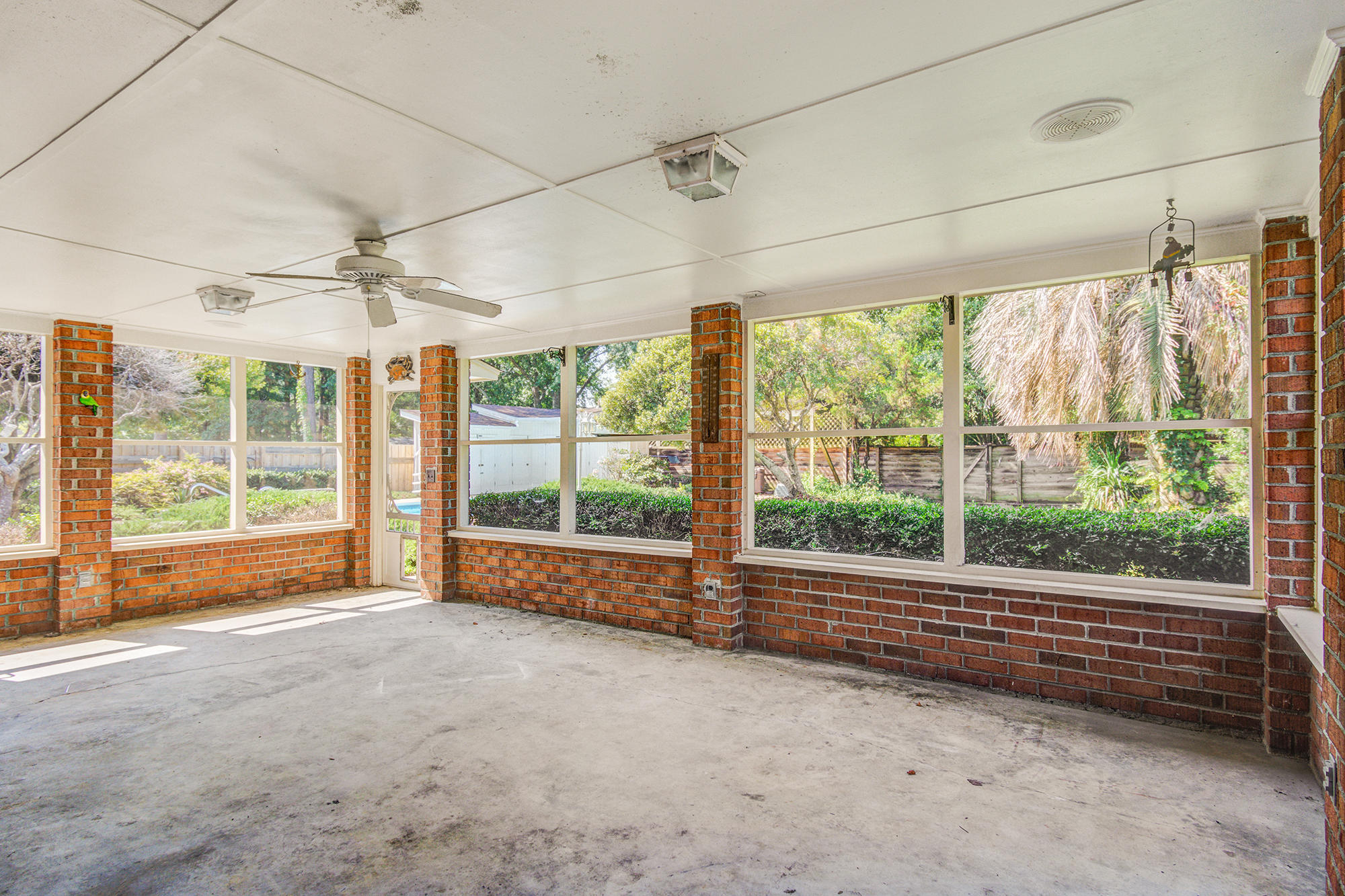 204 Longleaf Road Summerville, SC 29486 - Photo 7 of 34 30