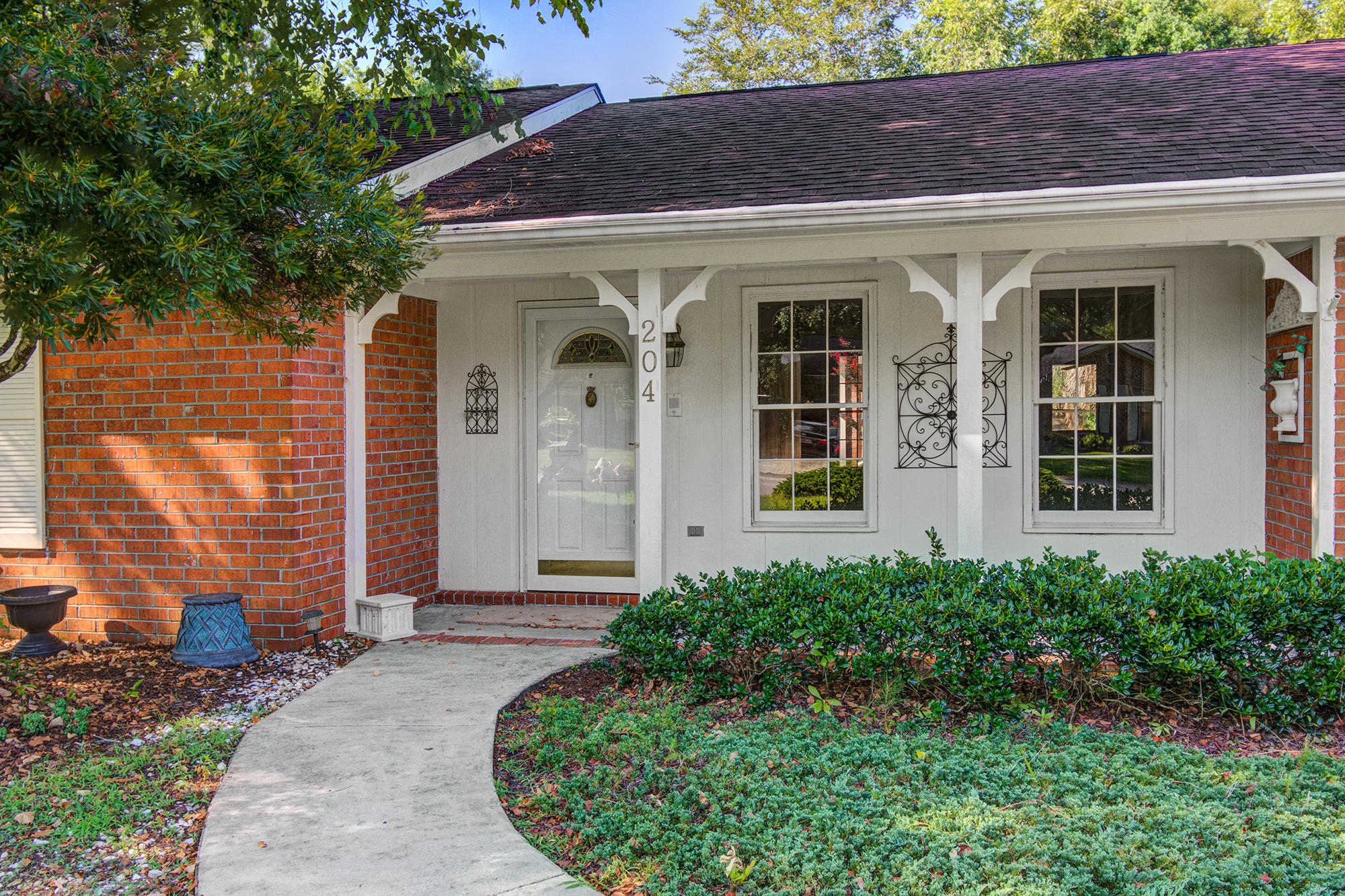 204 Longleaf Road Summerville, SC 29486 - Photo 9 of 34 4
