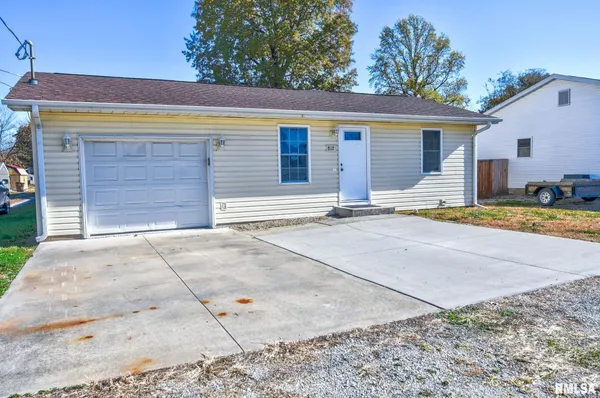 $133,900 | 812 South Elevator Street, Taylorville, IL 62568