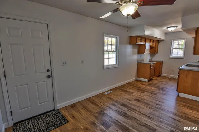 $133,900 | 812 South Elevator Street, Taylorville, IL 62568