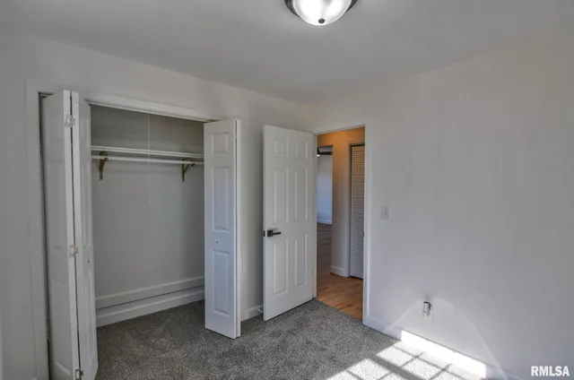 $133,900 | 812 South Elevator Street, Taylorville, IL 62568