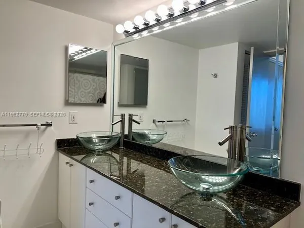 $3,000 | 3300 Northeast 191st Street, Unit 1916, Aventura, FL 33180