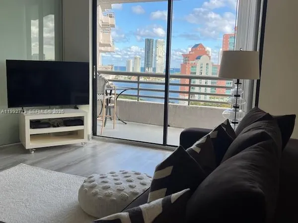 $3,000 | 3300 Northeast 191st Street, Unit 1916, Aventura, FL 33180