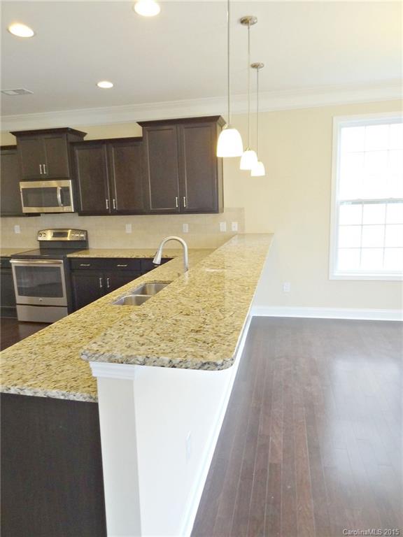 9218 Inverness Bay Road Charlotte, NC 28278 - Photo 5 of 23 Gallery Image 5