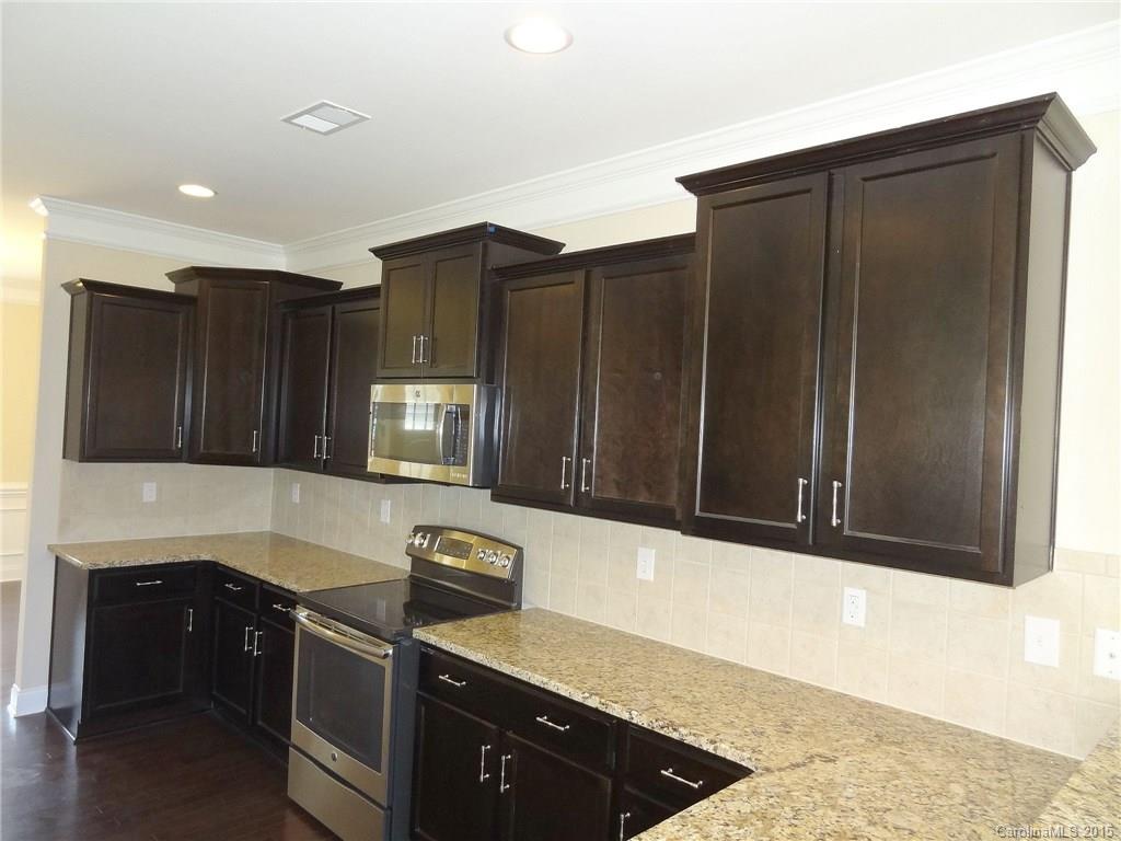 9218 Inverness Bay Road Charlotte, NC 28278 - Photo 6 of 23 Gallery Image 6