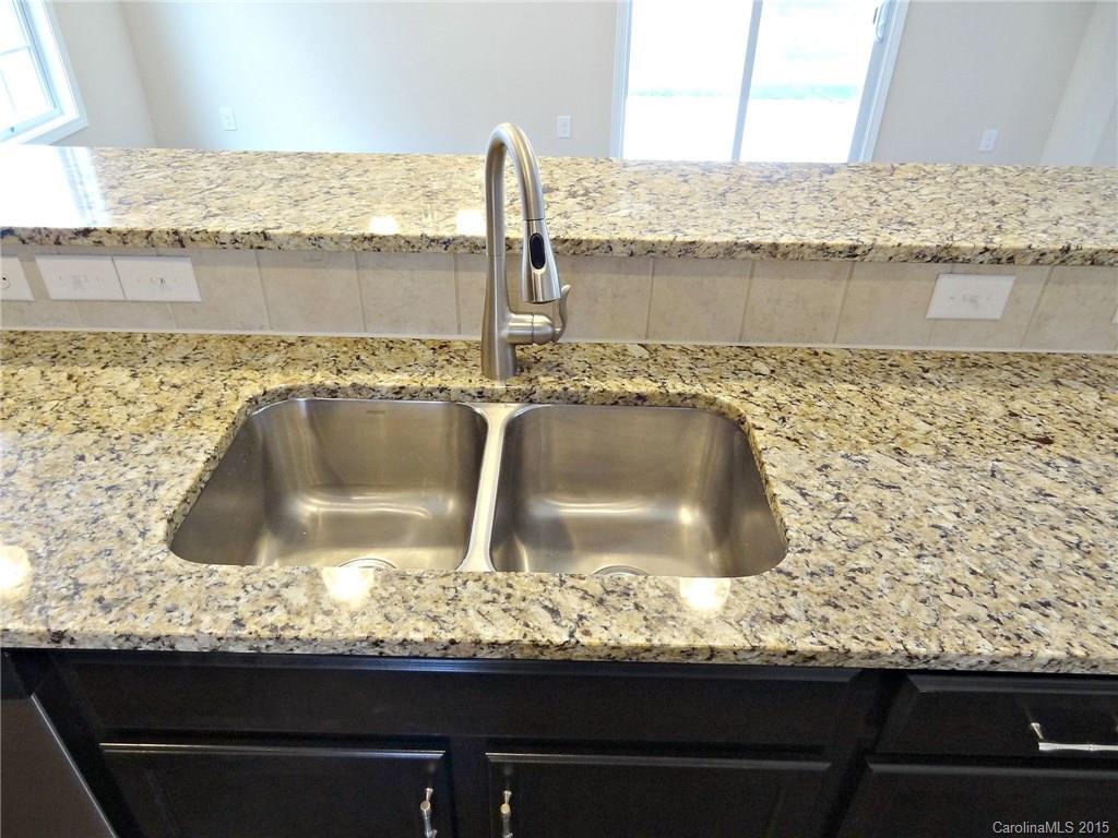 9218 Inverness Bay Road Charlotte, NC 28278 - Photo 9 of 23 Gallery Image 9