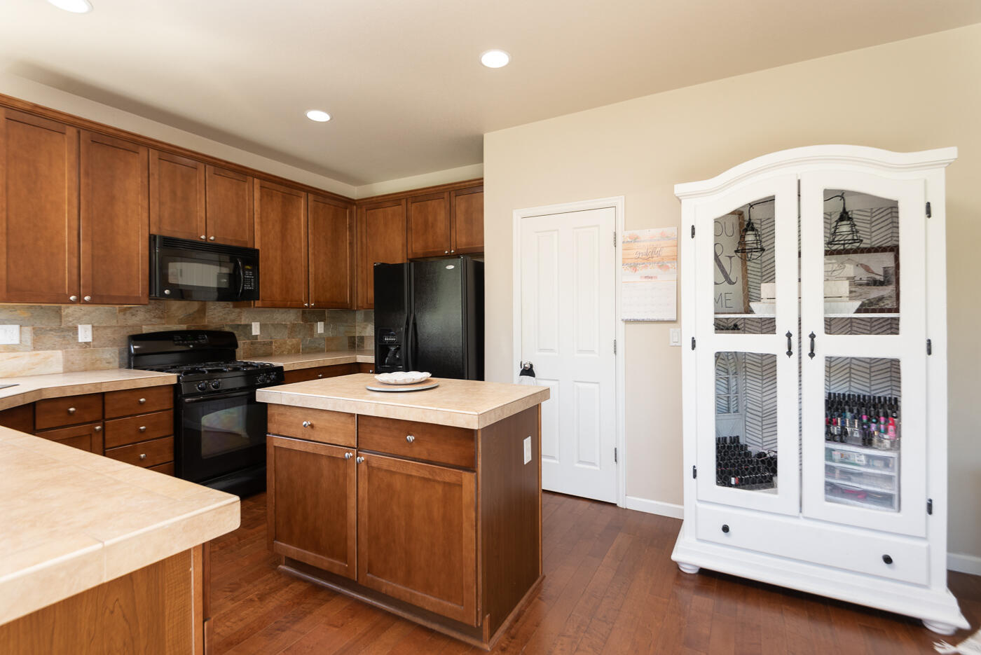 2664 Southwest 50th Street Redmond, OR 97756 - Photo 12 of 25 50th_Chris-26