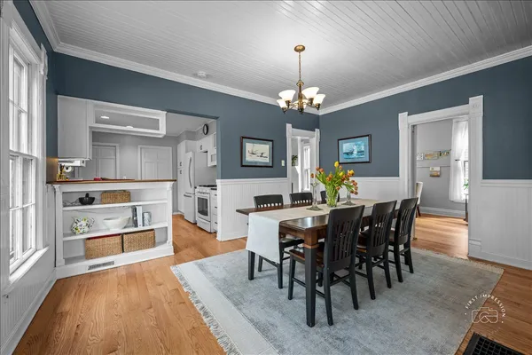 $599,900 | 218 South 1st Street, Geneva, IL 60134