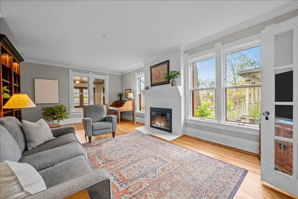 $599,900 | 218 South 1st Street, Geneva, IL 60134
