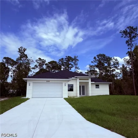 $2,200 | 208 Johns Avenue, Lehigh Acres, FL 33936
