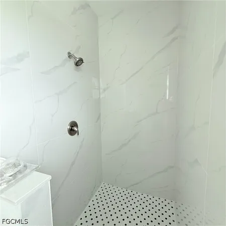 $2,200 | 208 Johns Avenue, Lehigh Acres, FL 33936