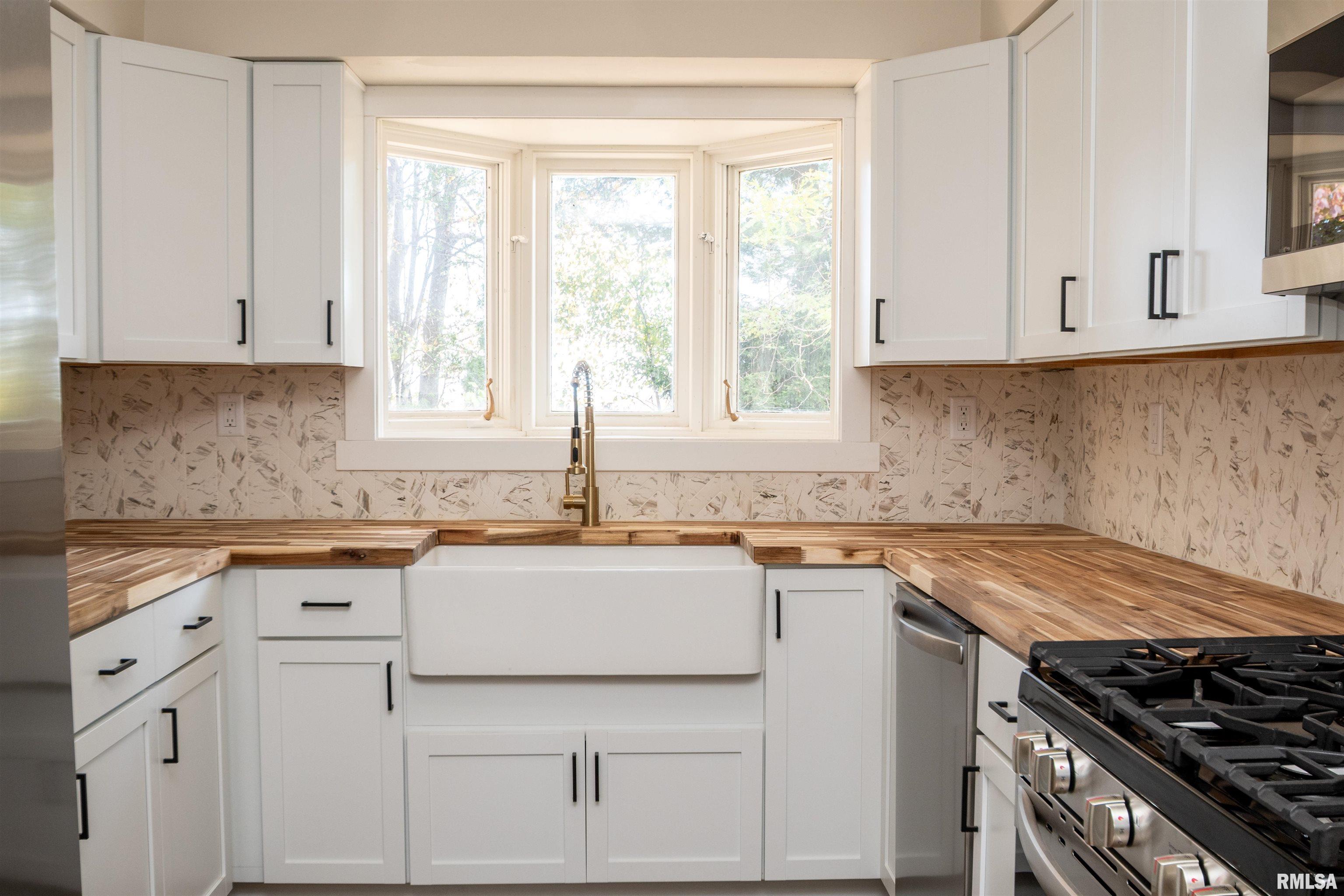 418 North Trivoli Road Trivoli, IL 61569 - Photo 11 of 44