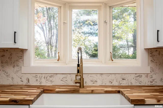 $234,900 | 418 North Trivoli Road, Trivoli, IL 61569