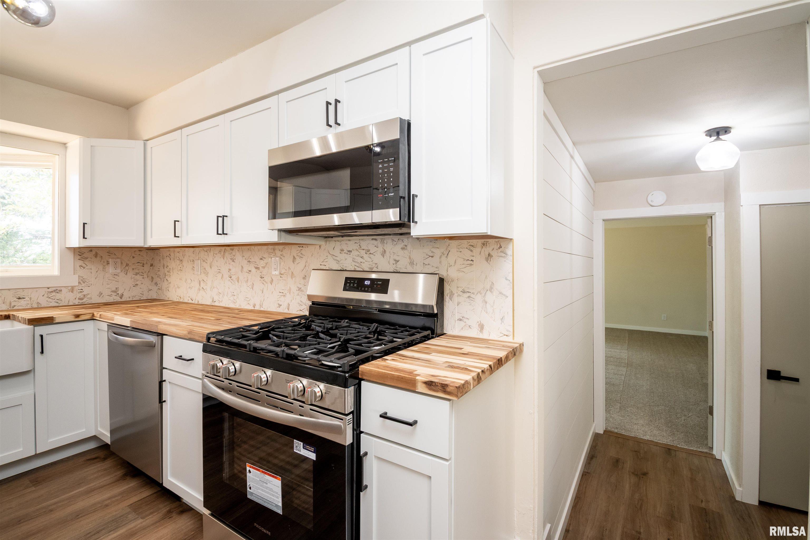 418 North Trivoli Road Trivoli, IL 61569 - Photo 15 of 44