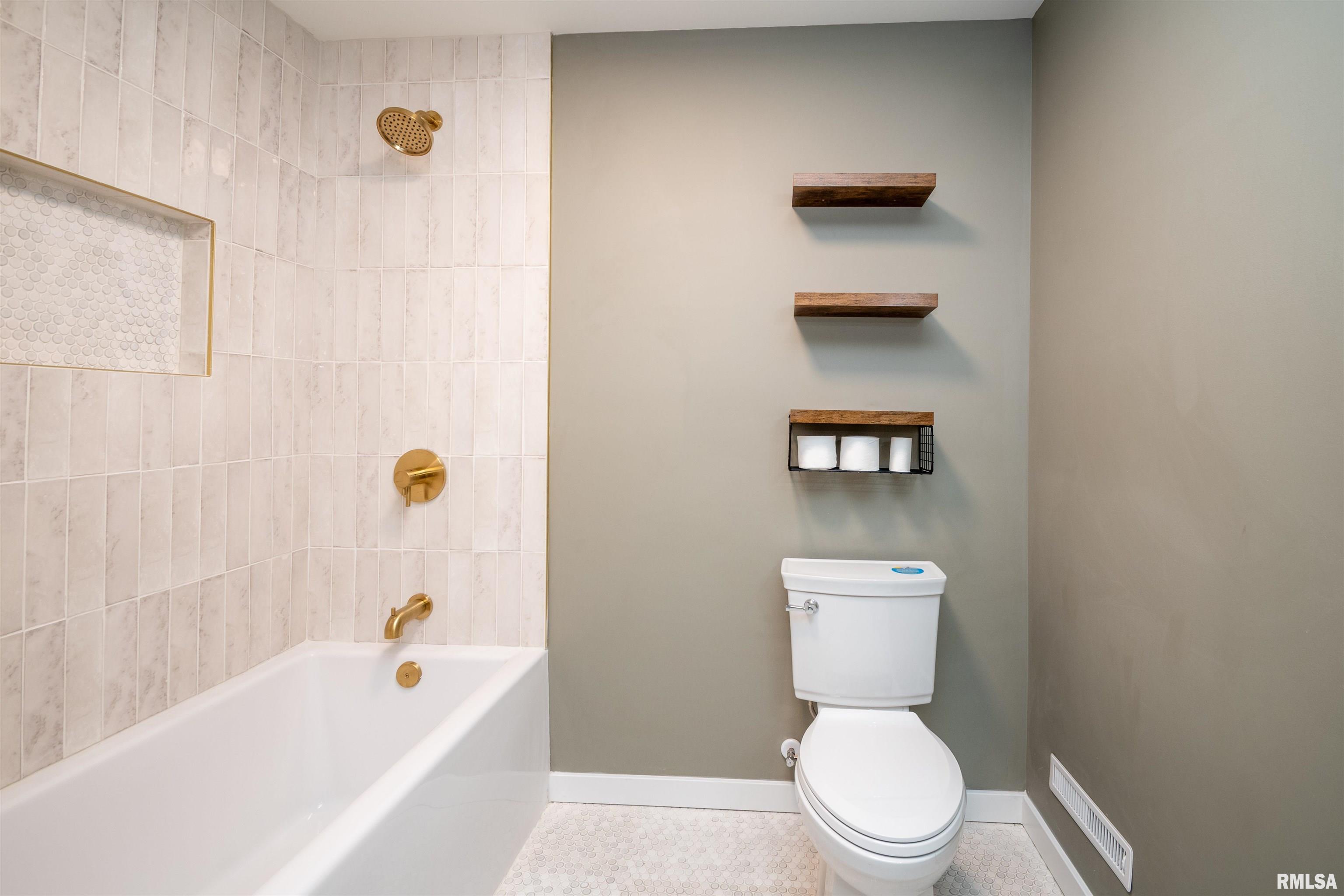 418 North Trivoli Road Trivoli, IL 61569 - Photo 21 of 44