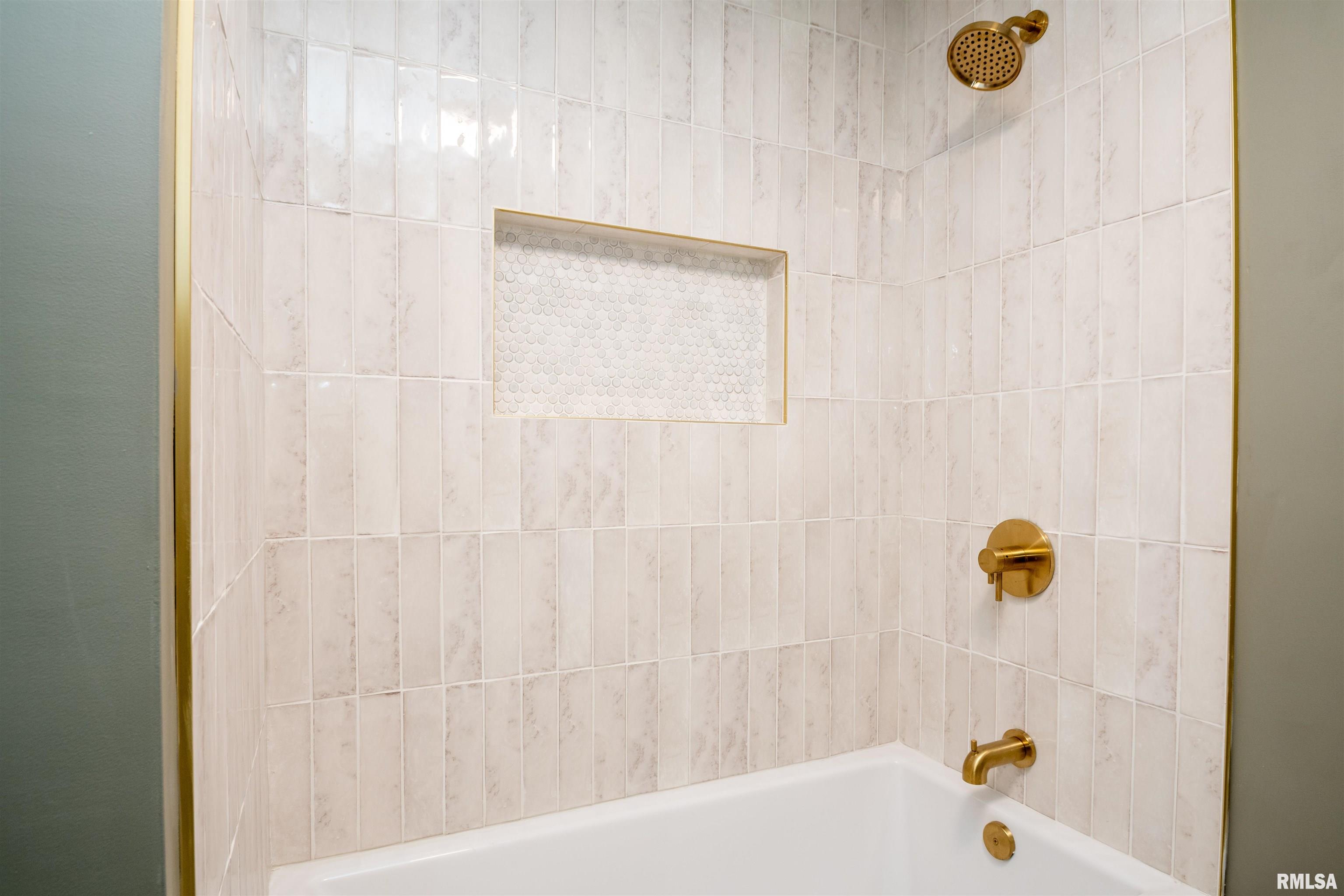 418 North Trivoli Road Trivoli, IL 61569 - Photo 22 of 44